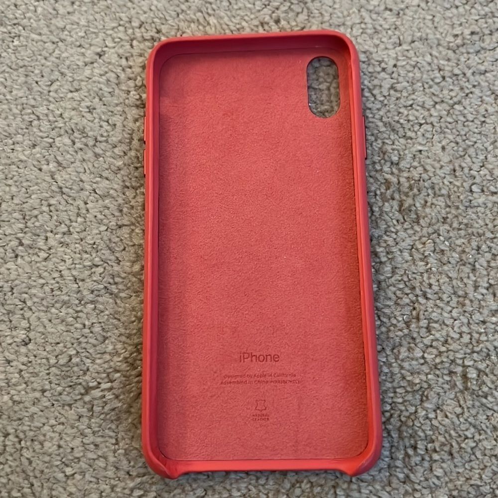 Apple Red Leather Phone Case - Picture 3 of 7